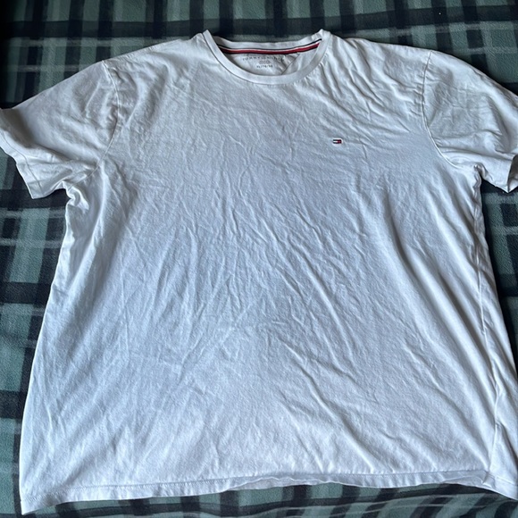 Tommy Hilfiger basic tees - Picture 3 of 4